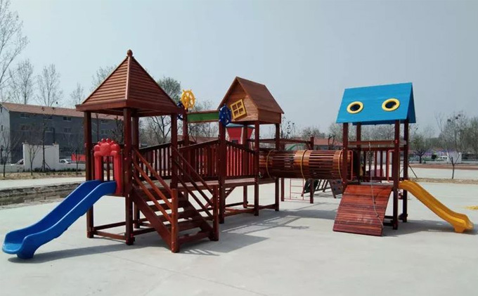你知道怎么保養(yǎng)，幼兒園戶(hù)外的大滑梯嗎？