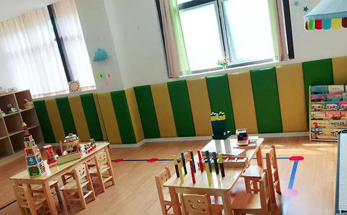 幼兒園專用桌椅批發(fā)_怎樣選擇合適的廠家？
