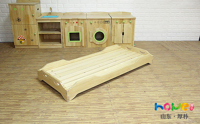 幼兒園午休床什么材質(zhì)好？山東厚樸芬蘭松疊疊床介紹