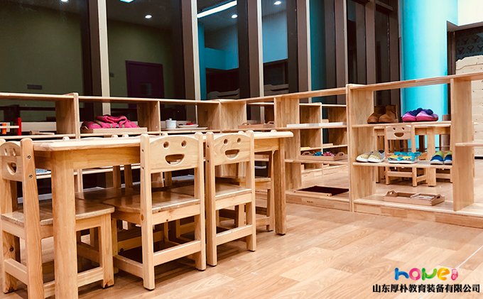 幼兒園家具是塑料的好還是木質(zhì)的好？