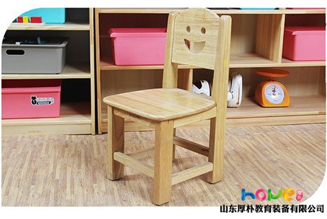 幼兒園班級(jí)家具配備多少桌椅板凳