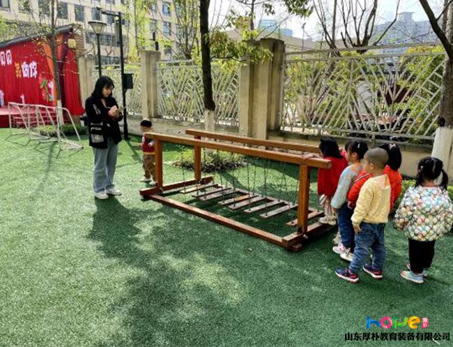 幼兒園中班蕩橋游戲的活動目標(biāo)
