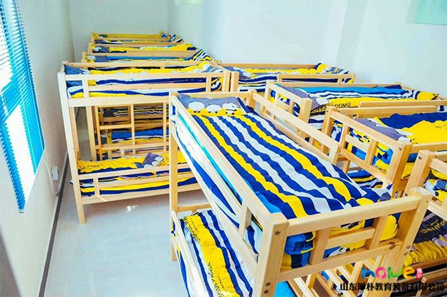 幼兒園小班教案《大床和小床》