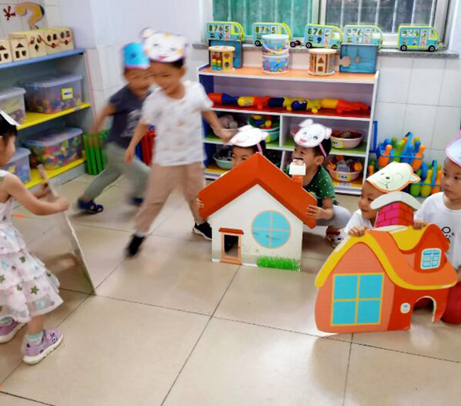  如何有效的開展幼兒園表演區(qū)游戲