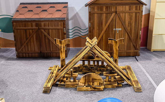 以專(zhuān)業(yè)視角助推積木建構(gòu)游戲中的幼兒深度學(xué)習(xí)